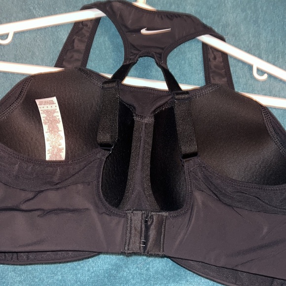 excellent condition Nike bra worn twice - Picture 3 of 5